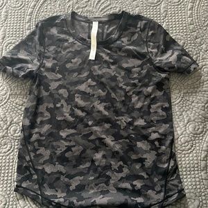 Size 4 never worn short camo lululemon top